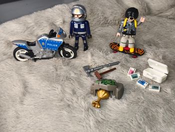 Moto police voleur Playmobil
