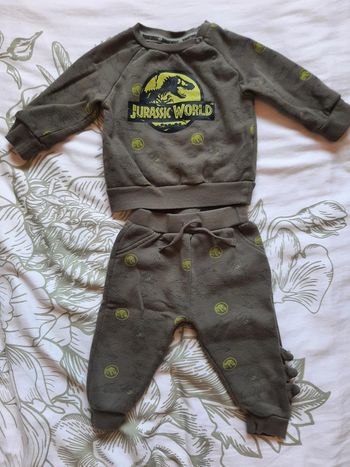 Ensemble jurassic world 6/9mois