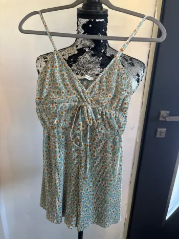 Combi short bershka taille xs