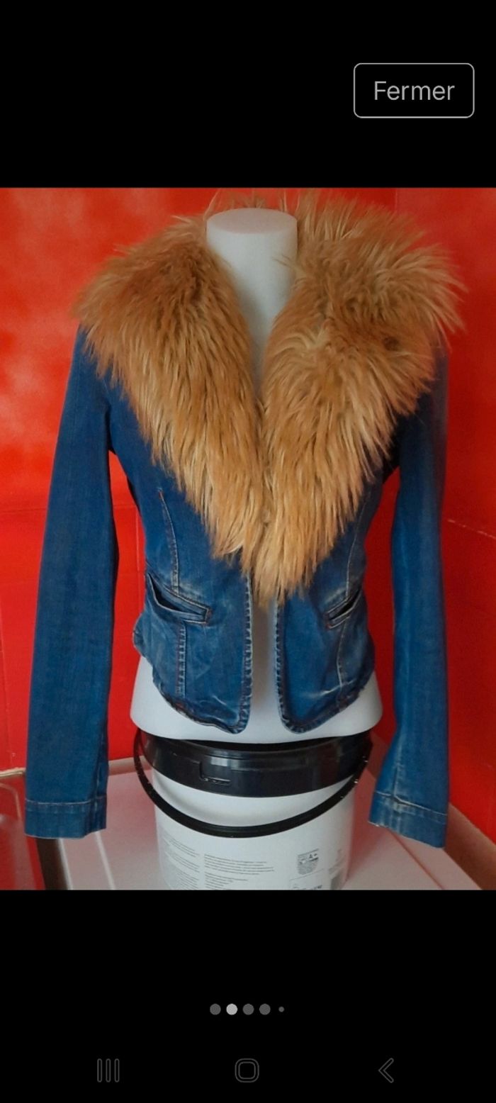 Veste en jean avec col amovible en fausse fourrure de chez Fornarina - photo numéro 6