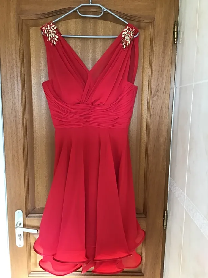 Robe rouge pour cérémonies