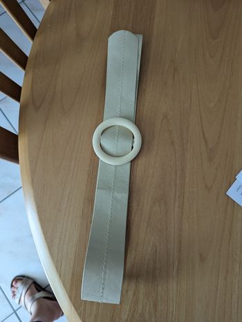 Ceinture femme couleur crème longueur 101cm