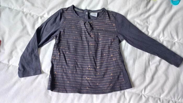 T-shirt bleu marine raye