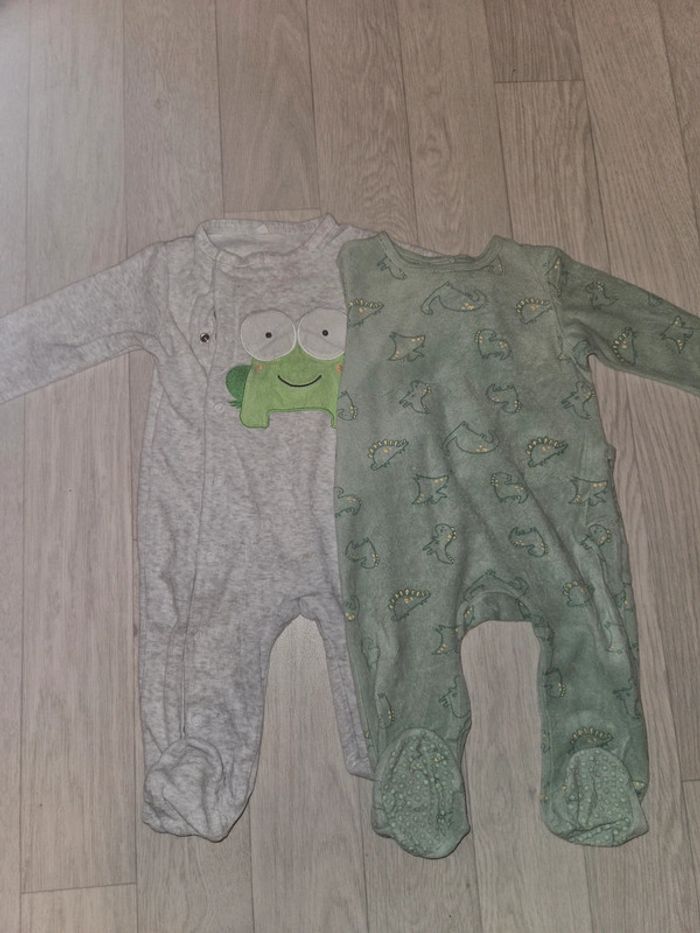 Lot 2 pyjamas