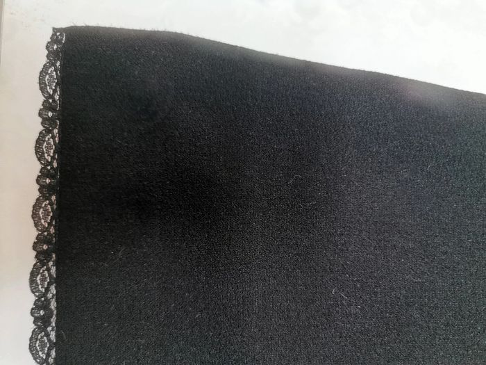 Robe noir droite à col blanc - photo numéro 3