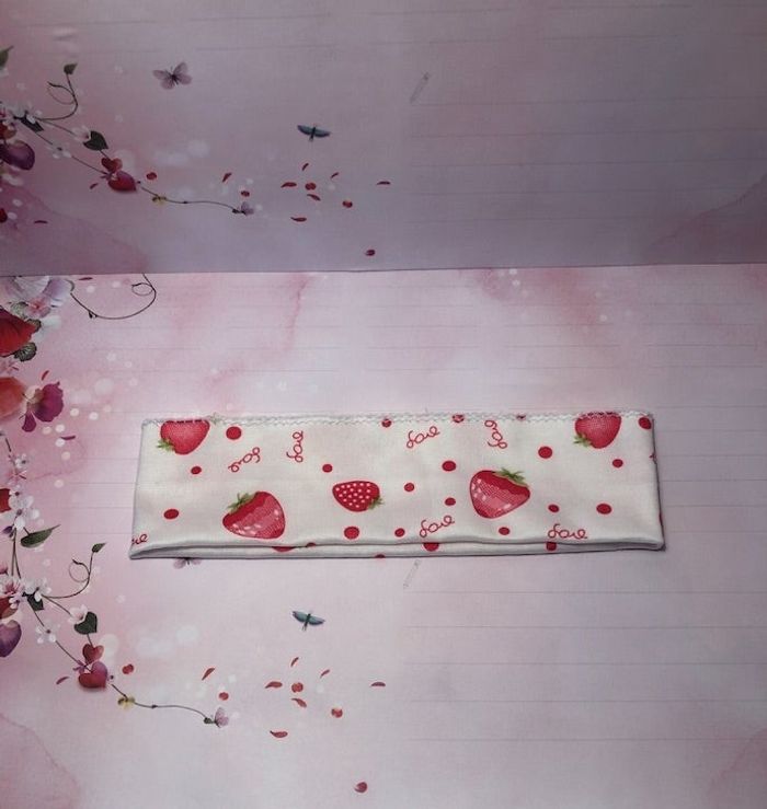 Adorable bandeau imprimé fraises