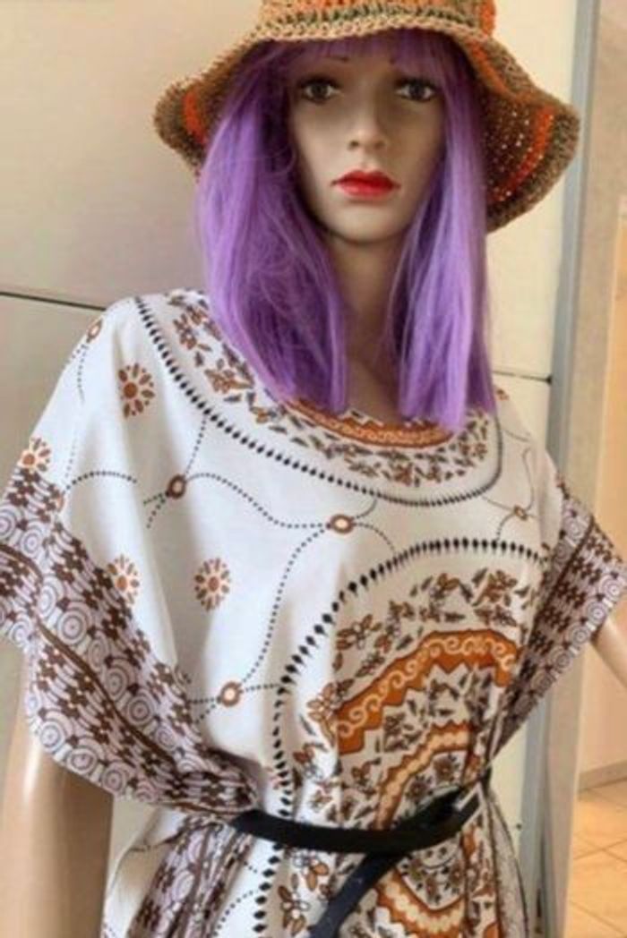 Mannequin vitrine femme réaliste visage et perruque - photo numéro 4