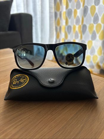 Ray ban