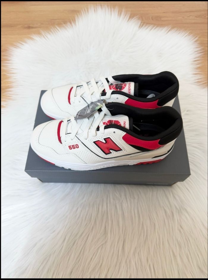 Baskets New Balance 550 – Taille 39,5 – blanc/rouge – Neuf avec étiquette
