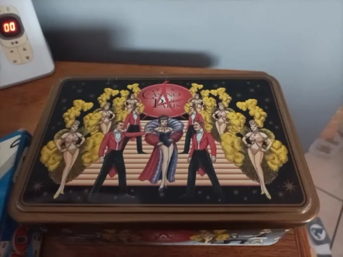 Boite en metal rectangulaire CASINO DE PARIS