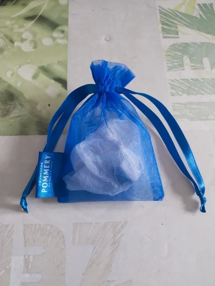 Jolis boutons de manchette Pommery NEUFS - photo numéro 5