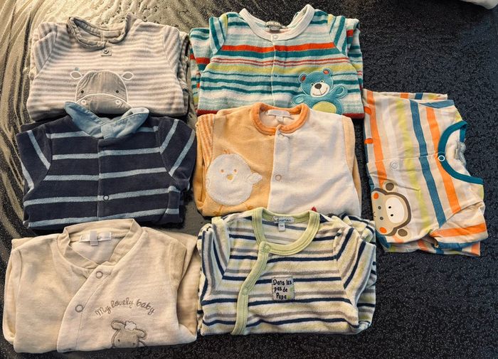 Lot de 7 pyjamas / Taille 1 mois - photo numéro 2