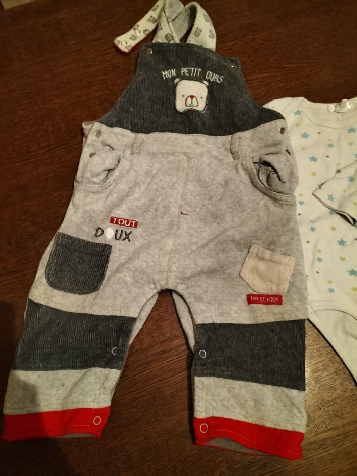 Lot vêtements divers en 18mois - photo numéro 2