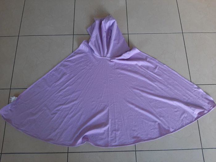 Pyjama 2 pièces + cape 9/10 ans - photo numéro 7