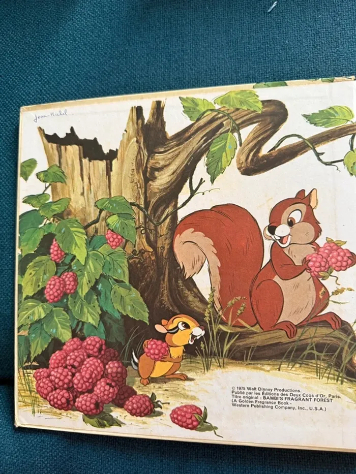 Livre ancien deux coqs d’or Bambi Walt Disney Les mille parfums album extraordinaire - photo numéro 3
