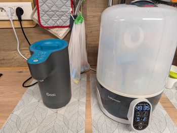 Distributeur de lait instantané et stérilisation biberons