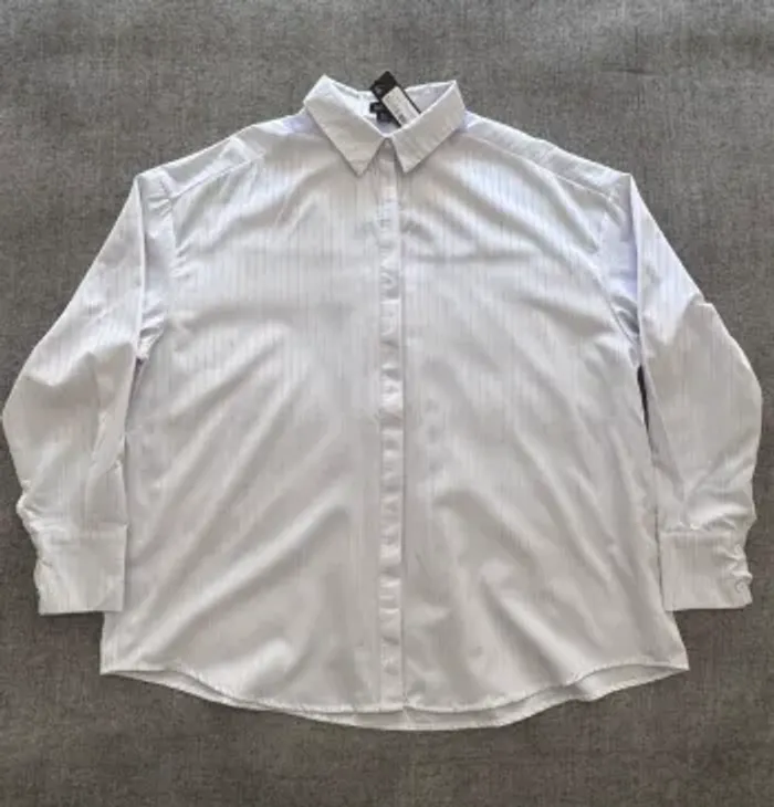 Boohoo – Chemise légère oversize blanche fines rayures – Taille 40 / UK 12 – Neuf - photo numéro 2