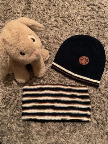 Bonnet et tout de cou