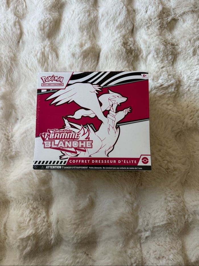 ETB EV 10.5 - Coffret Dresseur d'élite Flamme Blanche - photo numéro 2