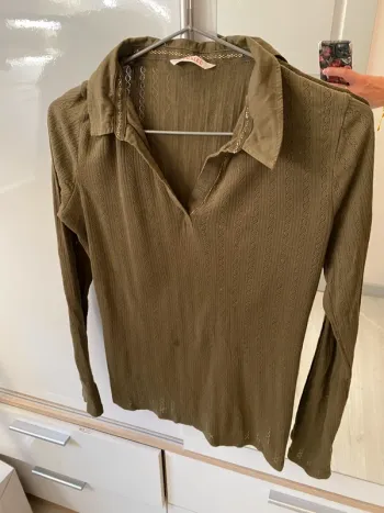 Tee shirt col v a manche longue Camaïeu t M très bon état
