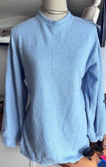🌸 pull col rond bleu ciel côtelé Bershka taille 34 XS
