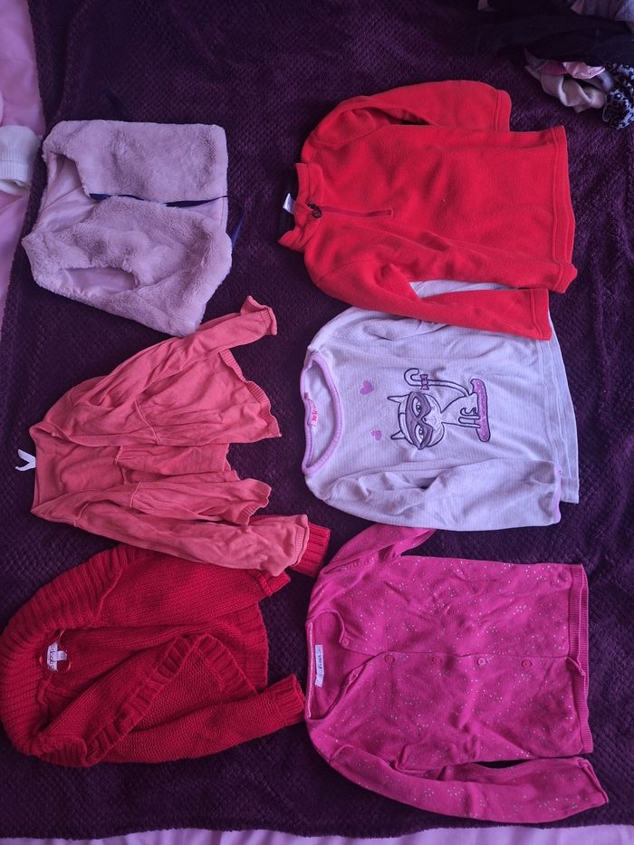 Lot vêtements fille 3 ans 4 ans - photo numéro 2