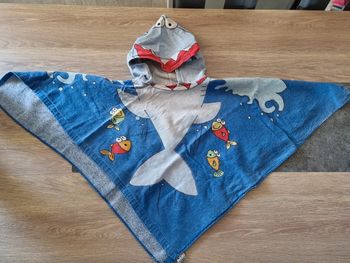 Poncho requin