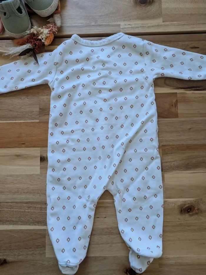 Lot 2 pyjamas fin 3 mois - photo numéro 7