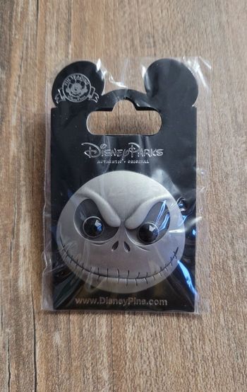 Pin's officiel jack skellington