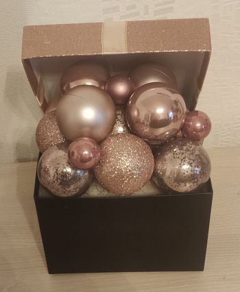 Boîte cadeaux lumineuse rose poudré