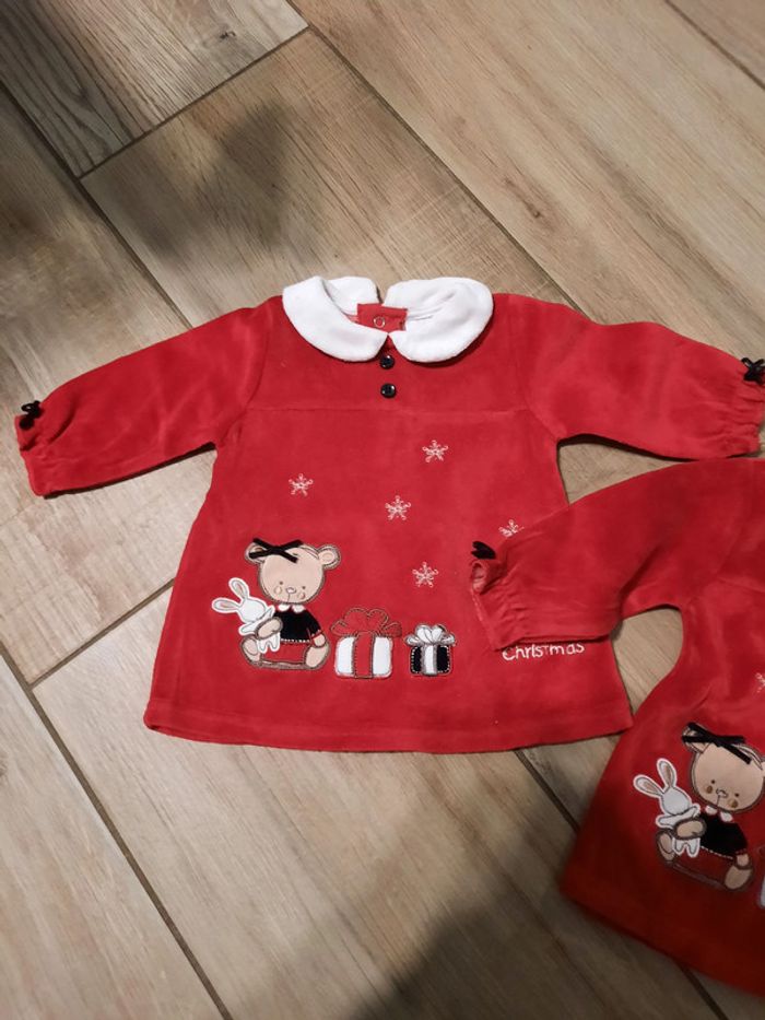 Petite robe de Noël en 3 mois fille 3euros l'unité
