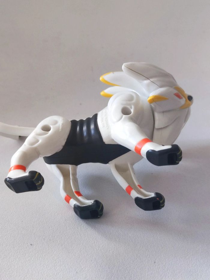 Figurine solgaleo Pokémon / McDo 2017 - photo numéro 6