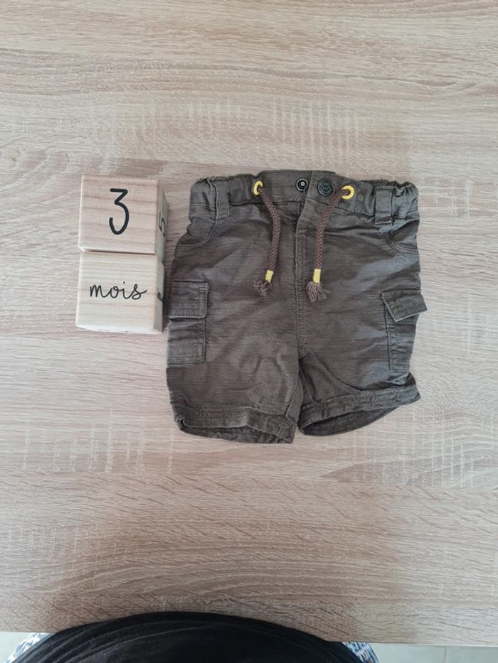 Short 3 mois