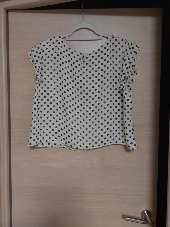 Tee-shirt beige a volant et pois noir - photo numéro 4