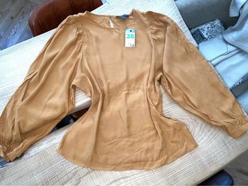 Blouse neuf étiqueté manches ballons chauve souris taille 38 Primark