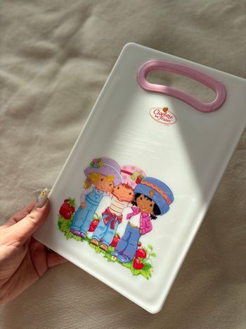 Vraie planche à découper- Charlotte aux fraises 🍓- Très bon état - Jouet enfant