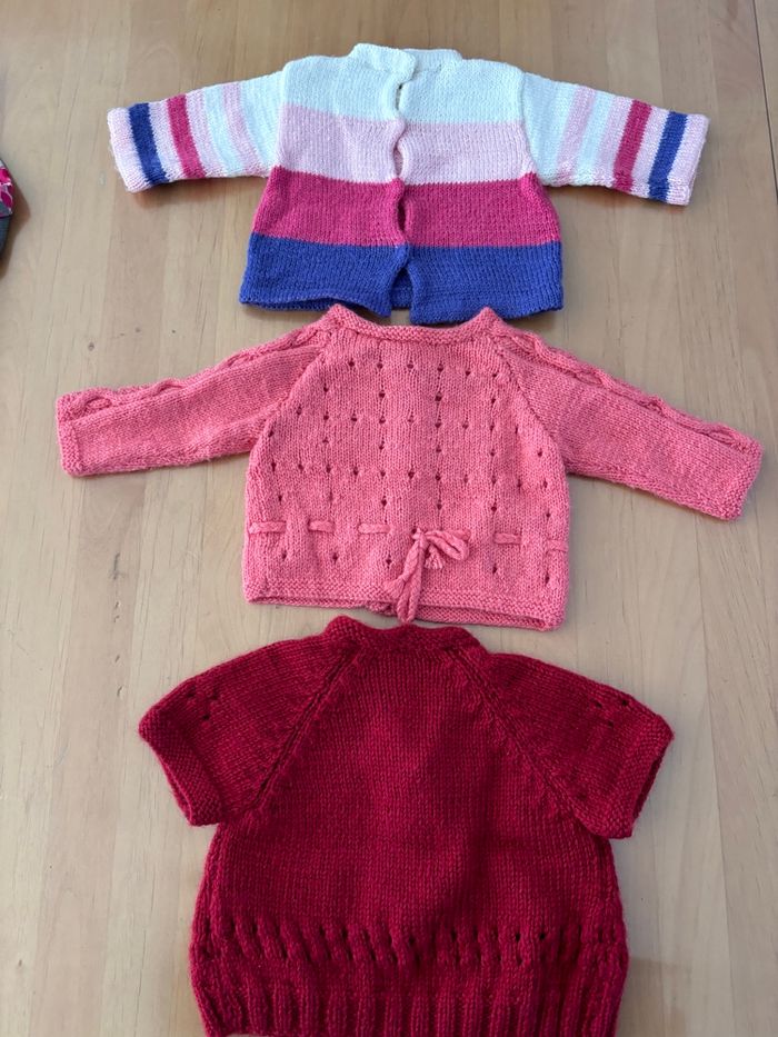 Lot de 3 gilets/pull fait main 3 mois - photo numéro 2