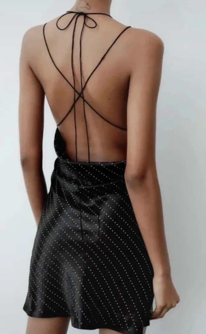 Robe courte dos nu satiné et strass Zara taille S - photo numéro 4