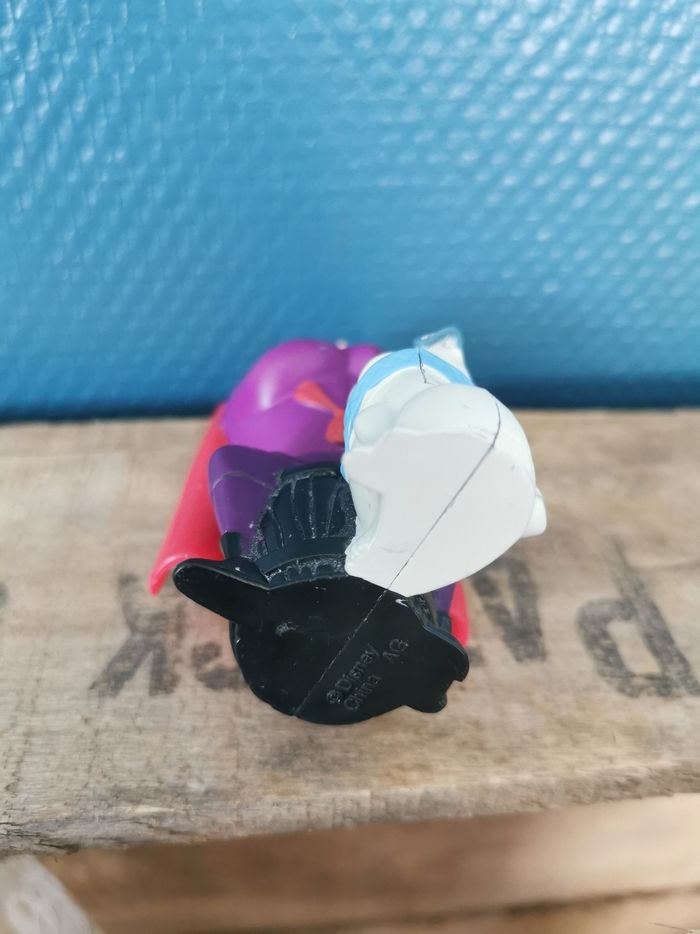 Figurine gouverneur Radcliffe Pocahontas - photo numéro 5