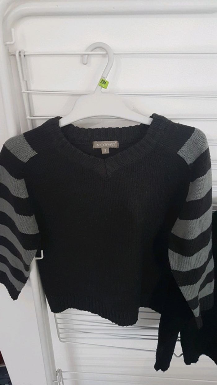 2 pulls col V 3 ans - photo numéro 2