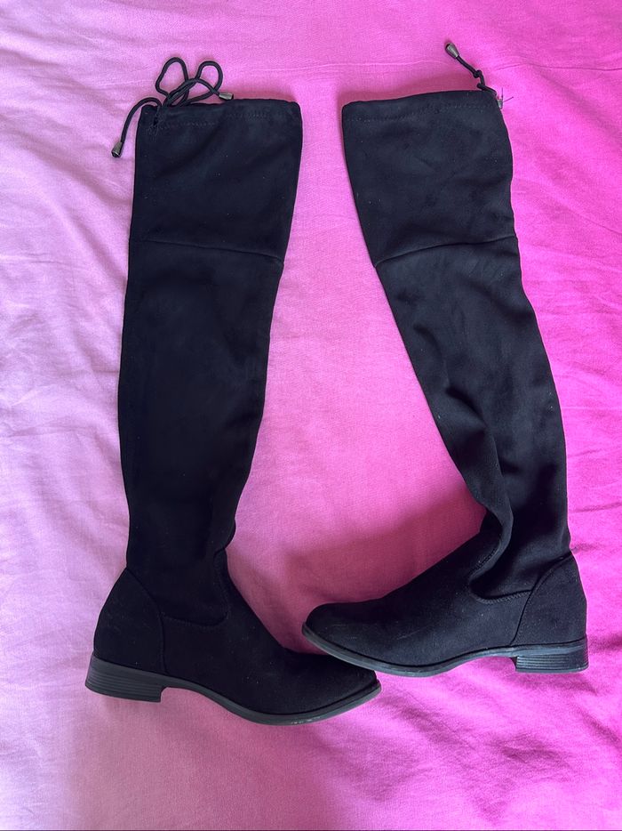 Bottes noires - photo numéro 2