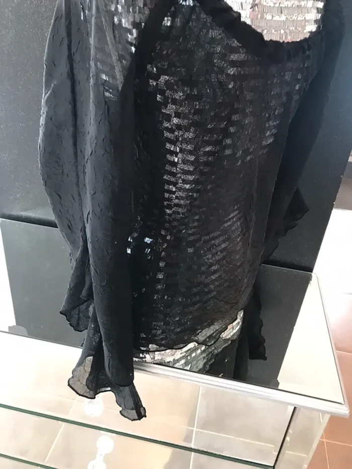 Jolie blouse transparente - photo numéro 3