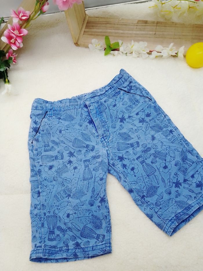 Short à motifs