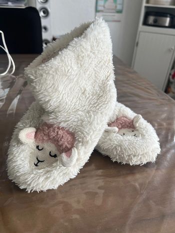 Chaussons montant motifs mouton pointure 28 / 29
