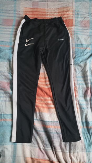 Joggings Nike Swoosh taille S