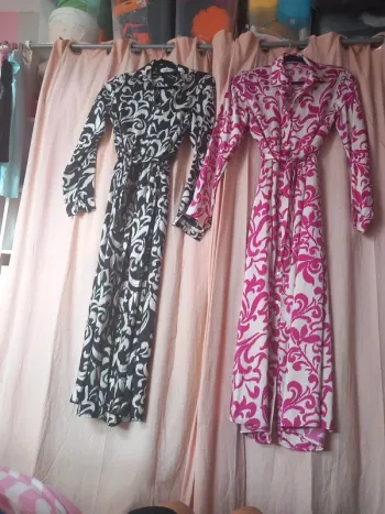 Lot de robes chemise longues satinées en très bon état taille S