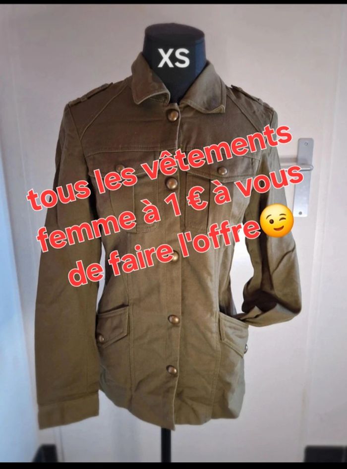 Vêtements Veste femme taille XS très bon état
