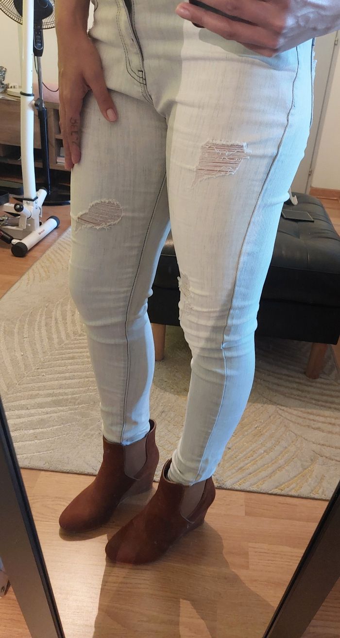 Jeans troué couleur claire taille S - photo numéro 2