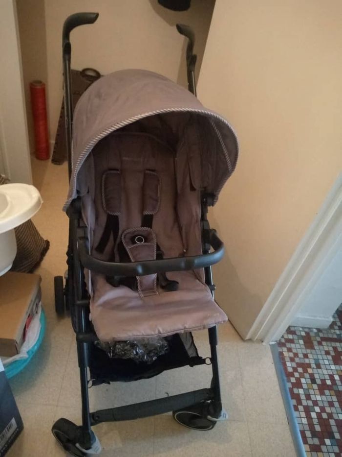 Je vend une poussette - photo numéro 3
