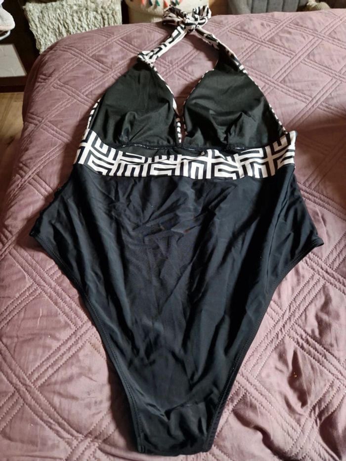 Maillot de bain 1 pièce neuf - photo numéro 3